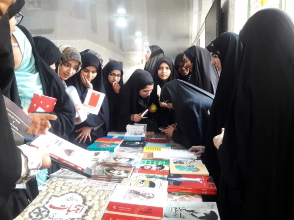 برپایی نمایشگاه کتاب 7