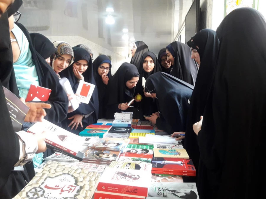 برپایی نمایشگاه کتاب 7