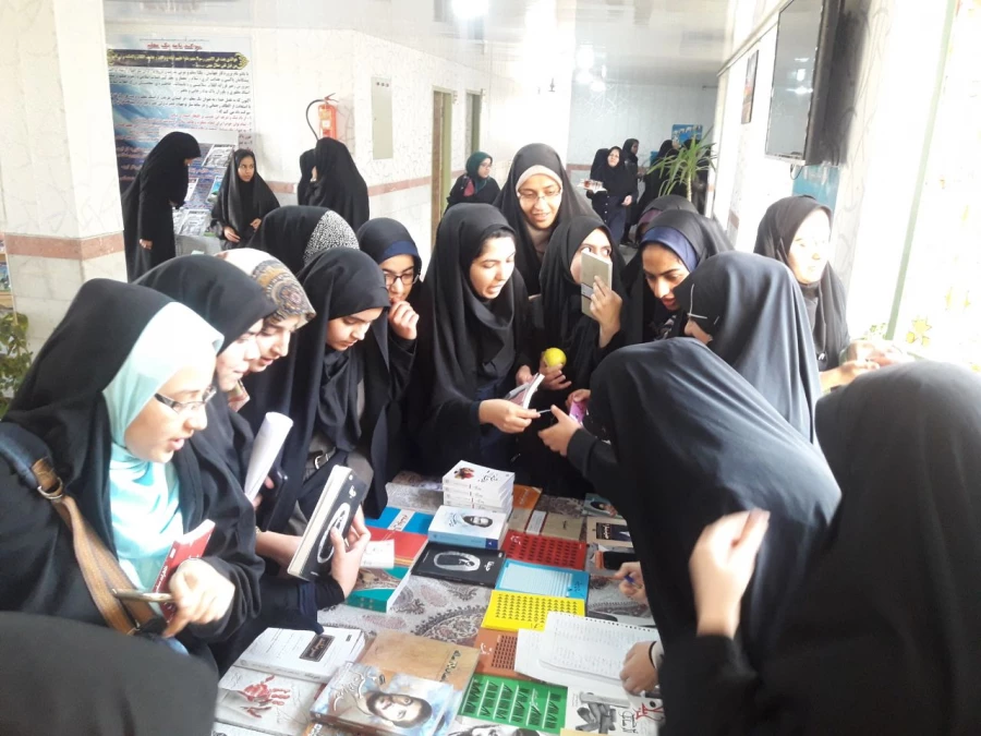 برپایی نمایشگاه کتاب 8