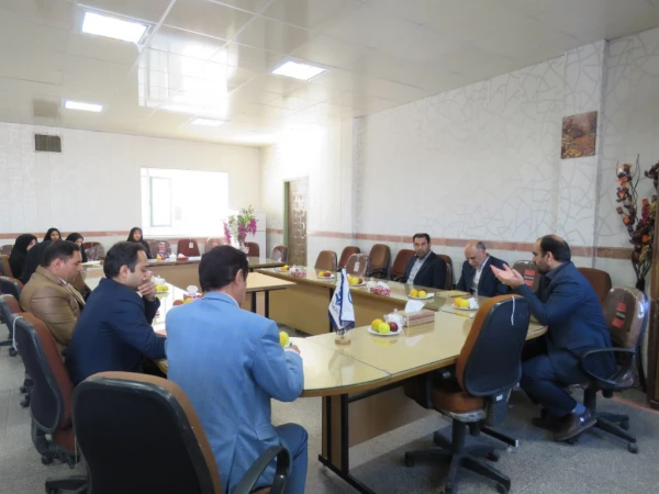 بازدید مسئولین حوزه معاونت سیاسی، امنیتی و اجتماعی استانداری یزد از پردیس فاطمه الزهرا(س) 11