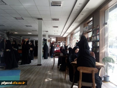 گزارش تصویری بازدید از کتابسرا و کافه کتاب ملک به مناسبت هفته کتاب و کتابخوانی
