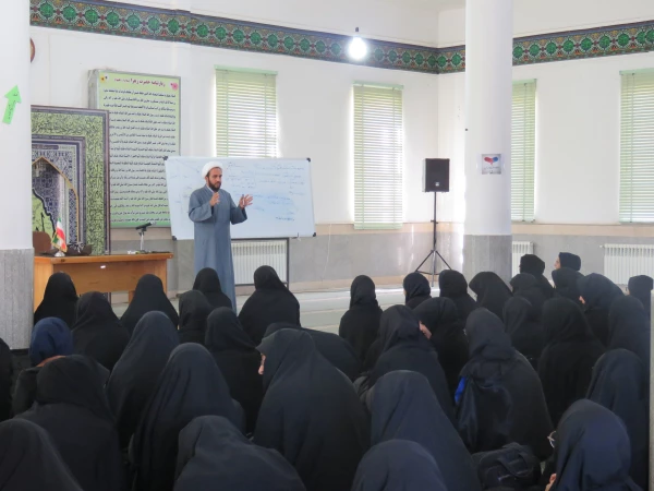 نشست پیرامون تهاجم نرم فرهنگی 2