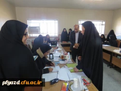 بازدید مدیر کل آموزش و پرورش استان و تعدادی از روند اجرایی این مصاحبه 9