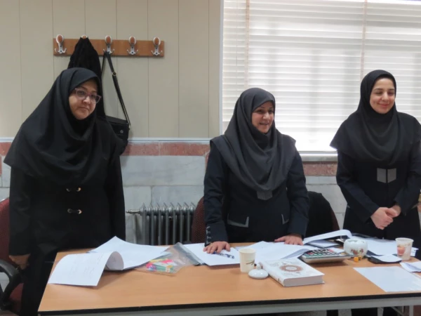 بازدید مدیر کل آموزش و پرورش استان و تعدادی از روند اجرایی این مصاحبه 14