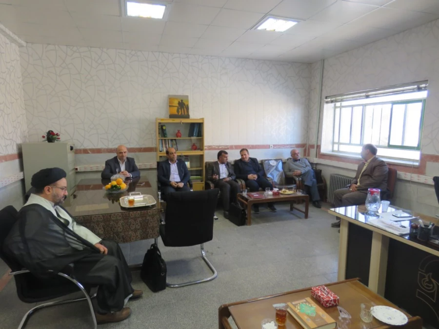 بازدید مدیر کل آموزش و پرورش استان و تعدادی از مسئولین از روند اجرایی مصاحبه تکمیل ظرفیت 97 7