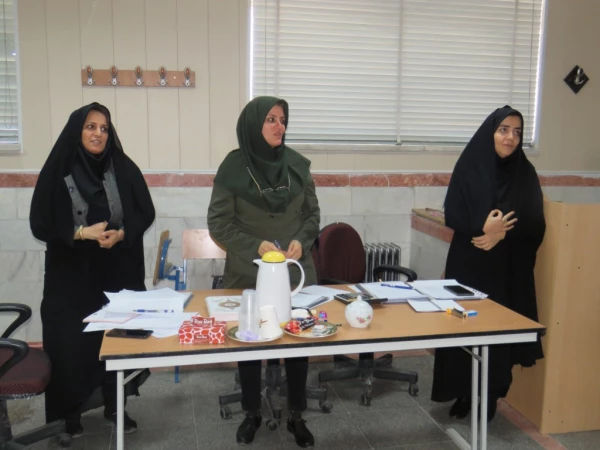 بازدید مدیر کل آموزش و پرورش استان و تعدادی از مسئولین از روند اجرایی مصاحبه تکمیل ظرفیت 97 9