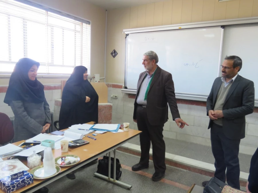 بازدید مدیر کل آموزش و پرورش استان و تعدادی از مسئولین از روند اجرایی مصاحبه تکمیل ظرفیت 97 11