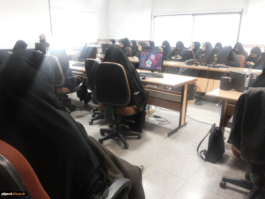 نشست پیرامون موضوع پوشش اسلامی ،ایرانی 2