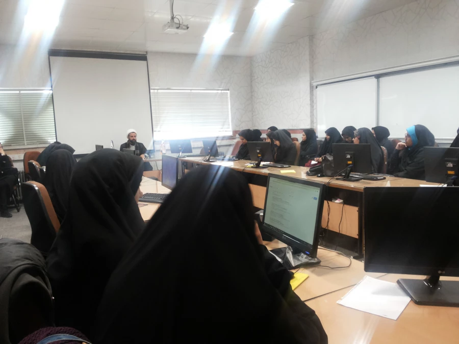 نشست پیرامون موضوع پوشش اسلامی ،ایرانی 4