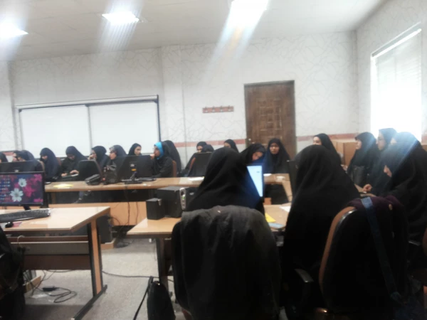 نشست پیرامون موضوع پوشش اسلامی ،ایرانی 7