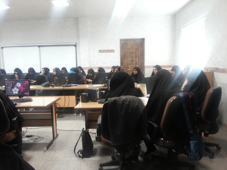 نشست پیرامون موضوع پوشش اسلامی ،ایرانی 8