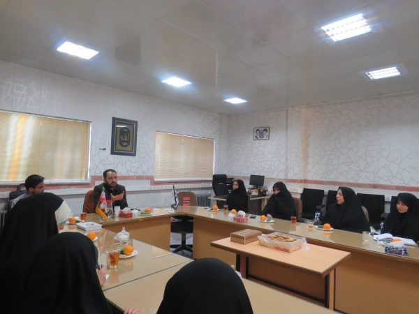 جلسه اعضای شورای بسیج دانشجویی با حضور جناب اقای دکتر صدیقی در رابطه با ماموریت تخصصی دانشجو 2