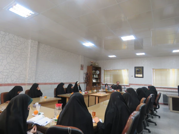 جلسه اعضای شورای بسیج دانشجویی با حضور جناب اقای دکتر صدیقی در رابطه با ماموریت تخصصی دانشجو 3