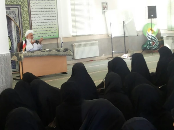 حضور حضرت آیت الله ناصری امام جمعه یزد ونماینده ولی فقیه در پردیس 5