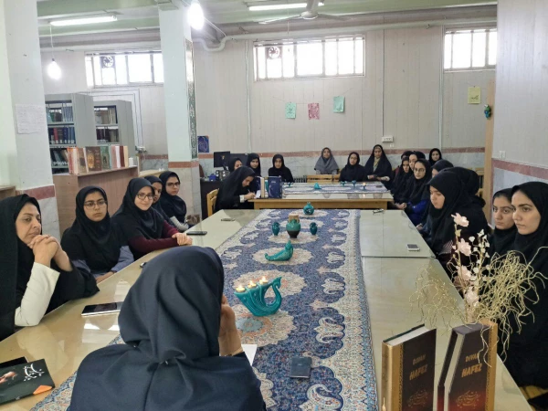 به همت کانون ادبی پردیس جلسات حافظ خوانی برگزار شد. 3