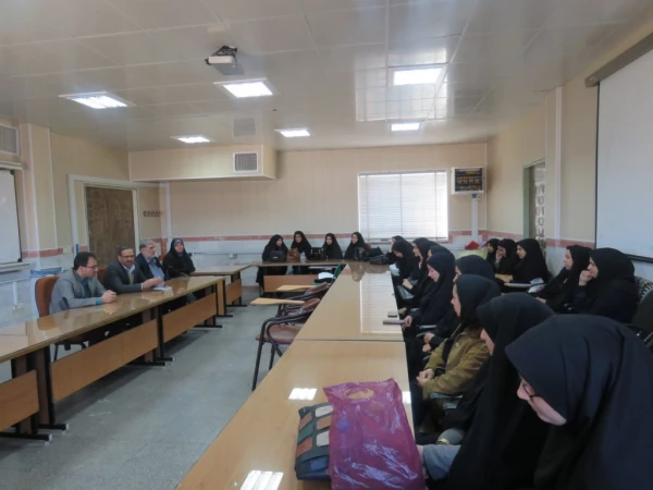 جلسه مسئولین گزینش با جمعی از دانشجویان ورودی 94 2