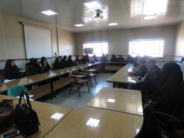 جلسه مسئولین گزینش با جمعی از دانشجویان ورودی 94 5