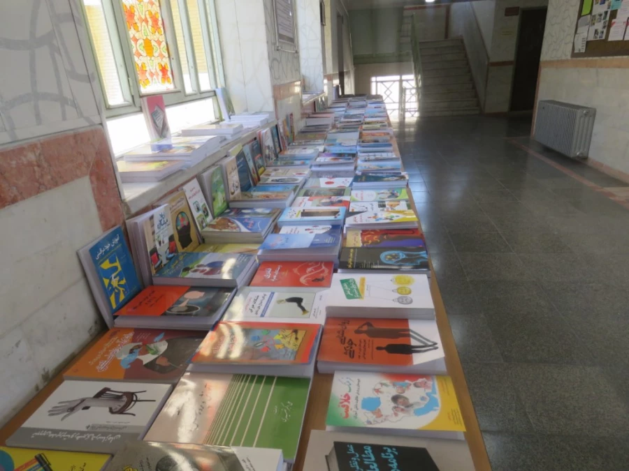 برپایی نمایشگاه کتاب 8