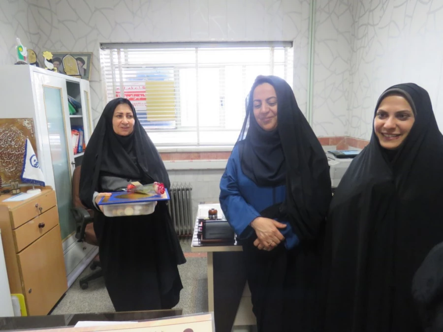 تجلیل از کارمندان زن به مناسبت روز زن 2