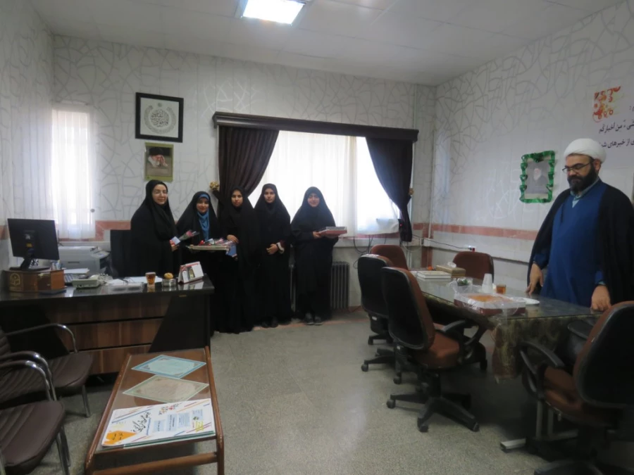 تجلیل از کارمندان زن به مناسبت روز زن 4