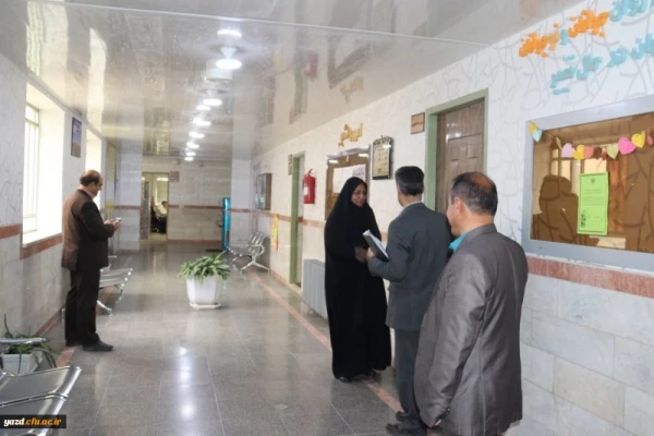 دیدار مدیر استانی دانشگاه فرهنگیان یزد با کارکنان واحدهای مختلف پردیس فاطمه الزهرا(س) 4