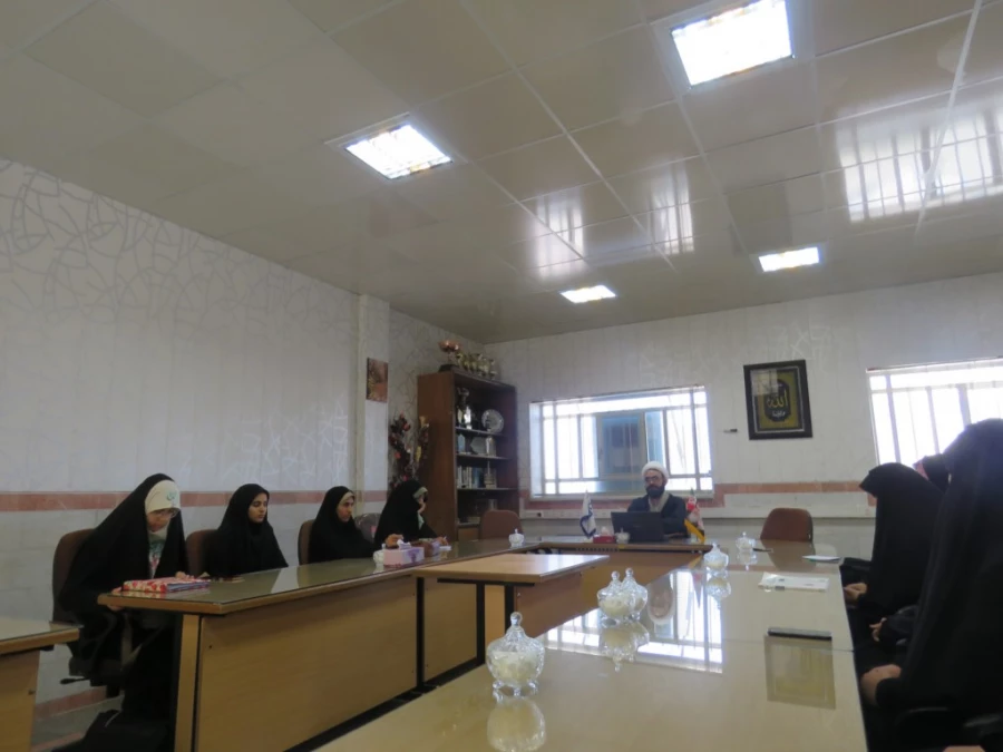 برگزاری جلسه اعضای بسیج دانشجویی با حجت الاسلام تولایی 3