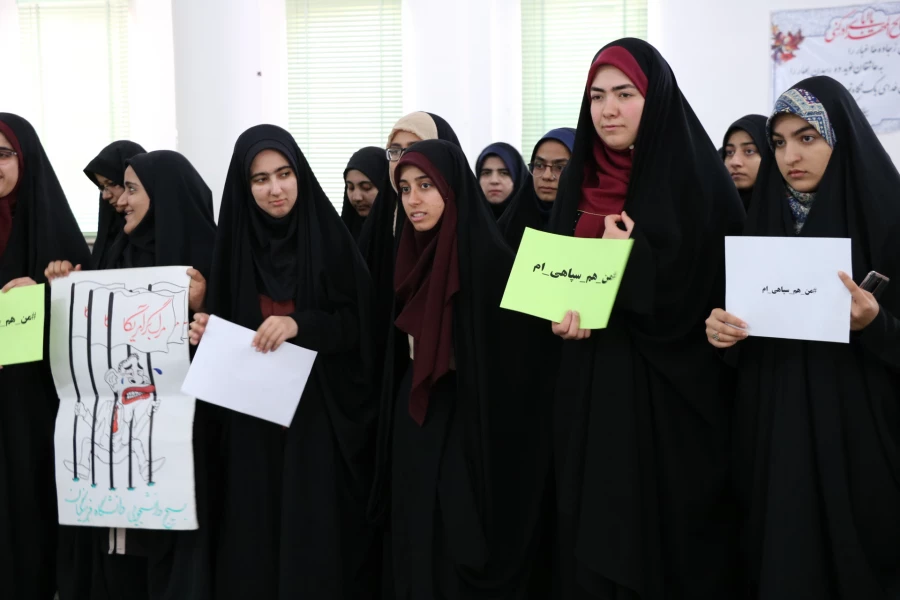 تجمع اعتراضی دانشجویان پردیس فاطمه الزهرا یزد 10