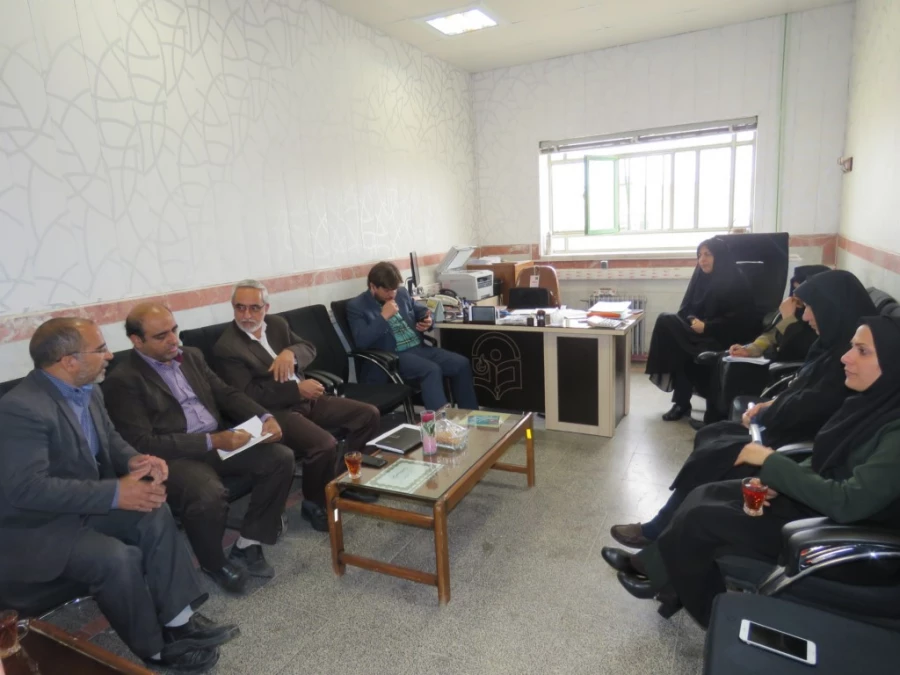 جلسه بررسی مسائل مرتبط با تغذیه دانشجویان 5