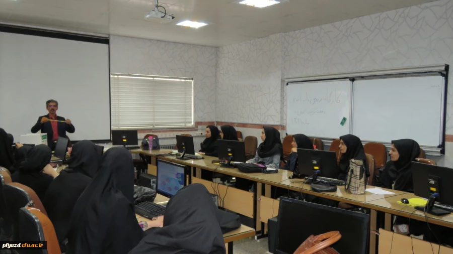 تقدیر و تجلیل از اساتید گرامی در هفته گرامیداشت معلم 2