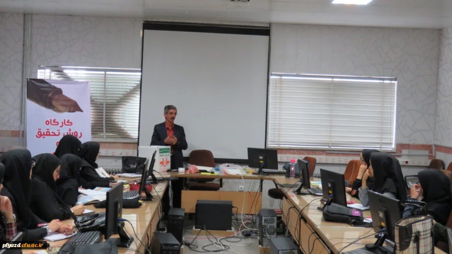 تقدیر و تجلیل از اساتید گرامی در هفته گرامیداشت معلم 6