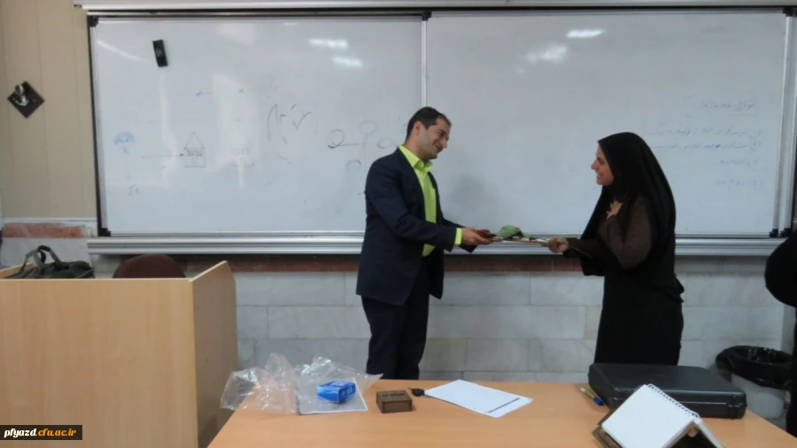 تقدیر و تجلیل از اساتید گرامی در هفته گرامیداشت معلم 17