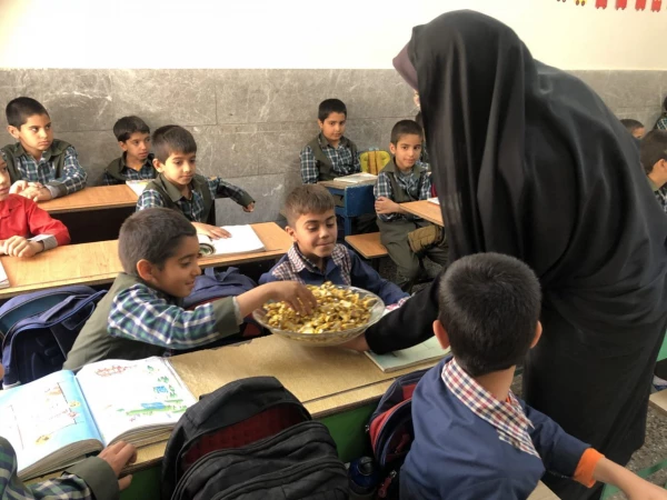 تقدیر و تجلیل از دانش آموخته برتر پردیس فاطمه الزهرا (س) در هفته آموزش 6