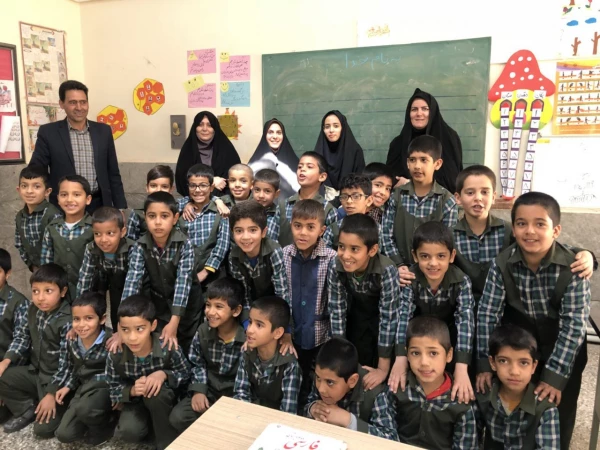 تقدیر و تجلیل از دانش آموخته برتر پردیس فاطمه الزهرا (س) در هفته آموزش 7