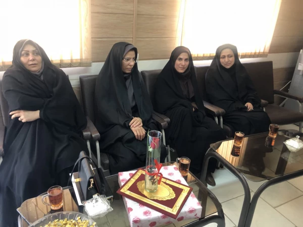 تقدیر و تجلیل از دانش آموخته برتر پردیس فاطمه الزهرا (س) در هفته آموزش 8