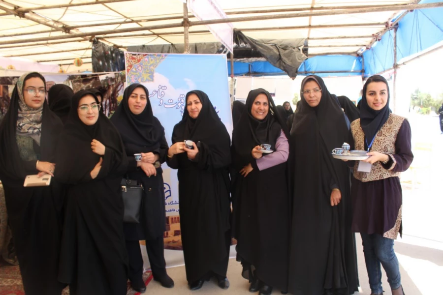 بازدید جناب آقای میرمعینی مدیر کل فرهنگی سازمان مرکزی از بازارچه دانشجویی 2