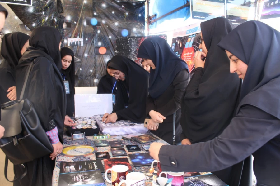 بازدید جناب آقای میرمعینی مدیر کل فرهنگی سازمان مرکزی از بازارچه دانشجویی 5