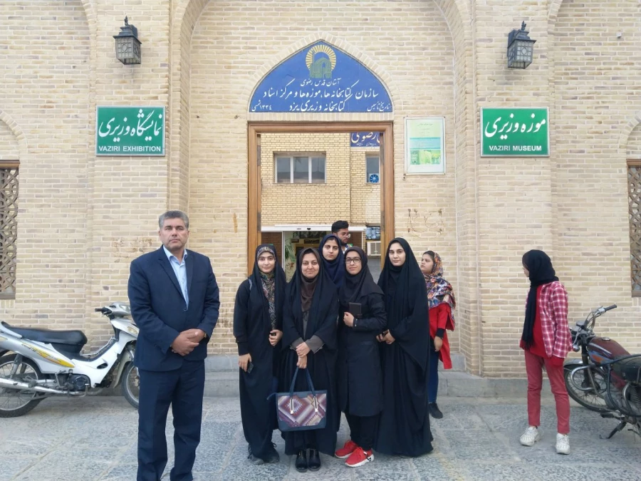 بازدید دانشجومعلمان شرکت کننده در جشنواره نشریات دانشجویی دانشگاه فرهنگیان 8