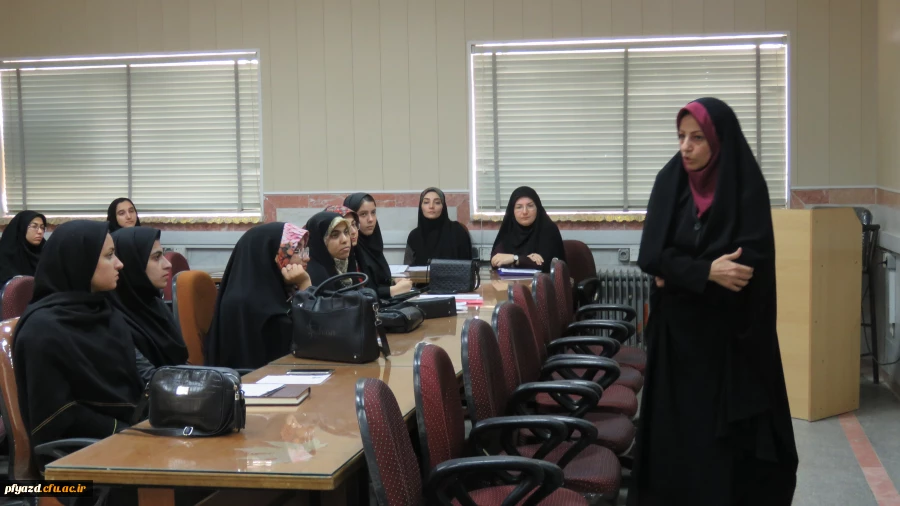 بازدید دکتر کاوه مدیر کل امور اجتماعی سازمان مرکزی از بازارچه دانشجویی پردیس 2