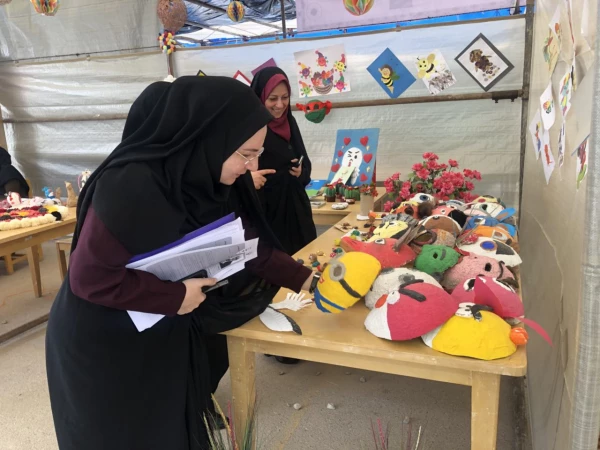 بازدید دکتر کاوه مدیر کل امور اجتماعی سازمان مرکزی از بازارچه دانشجویی 3