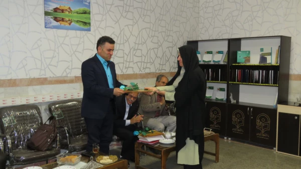 تقدیر و تجلیل از اساتید گرامی در هفته آموزش و گرامیداشت مقام معلم 2