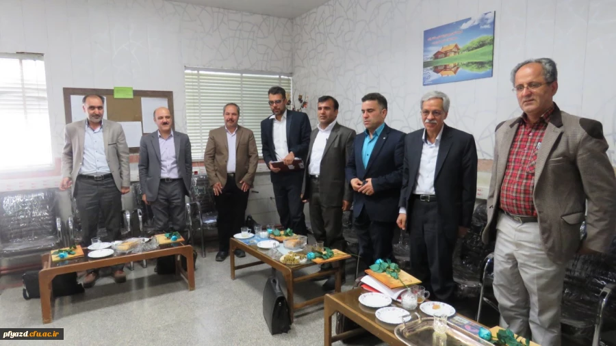 تقدیر و تجلیل از اساتید گرامی در هفته آموزش و گرامیداشت مقام معلم 8