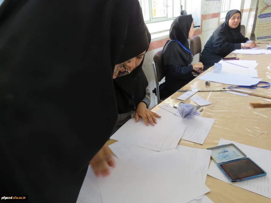 انتخابات شورای صنفی با حضور فعال و مشارکت دانشجومعلمان پردیس برگزار شد 9