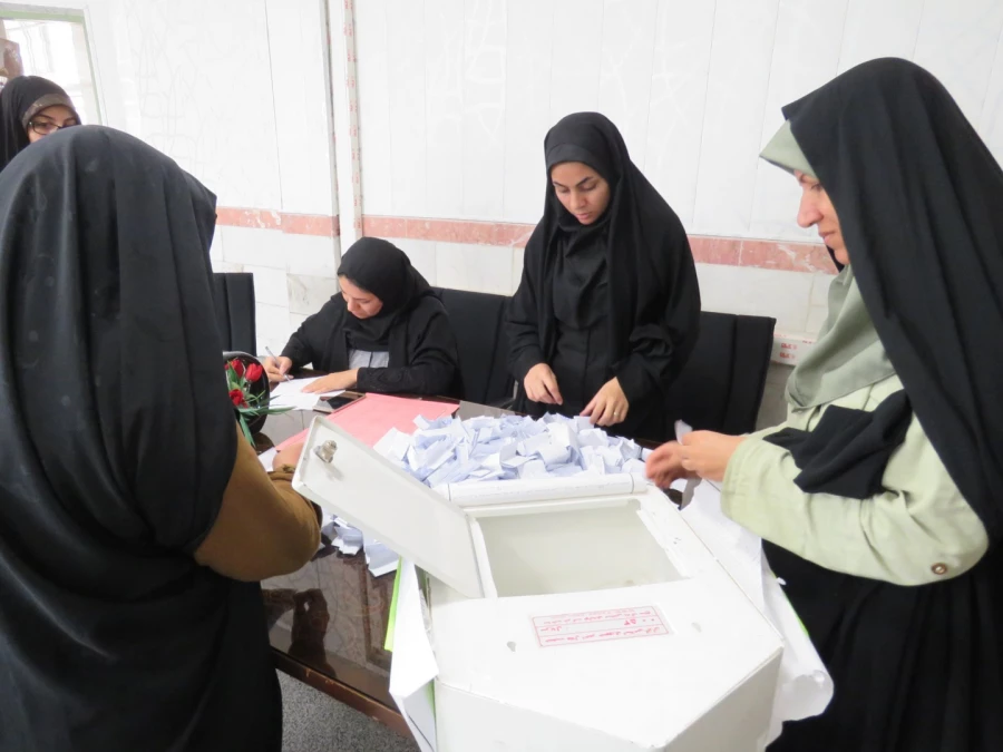 انتخابات شورای صنفی با حضور فعال و مشارکت دانشجومعلمان پردیس برگزار شد 5