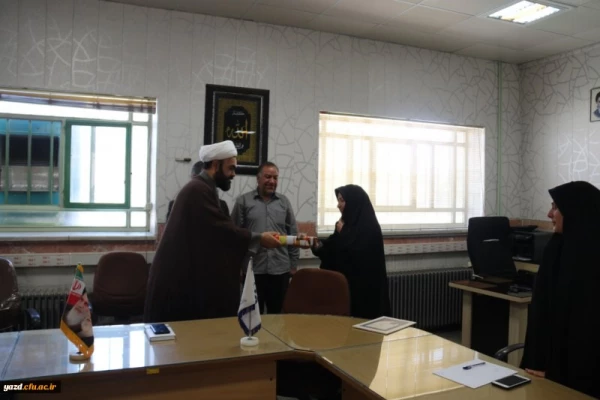 معرفی معاون آموزشی، پژوهشی و فرهنگی پردیس فاطمه الزهرا (س) دانشگاه فرهنگیان یزد 4