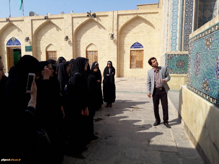 بازدید گروهی از دانشجویان از اماکن تاریخی استان یزد 3
