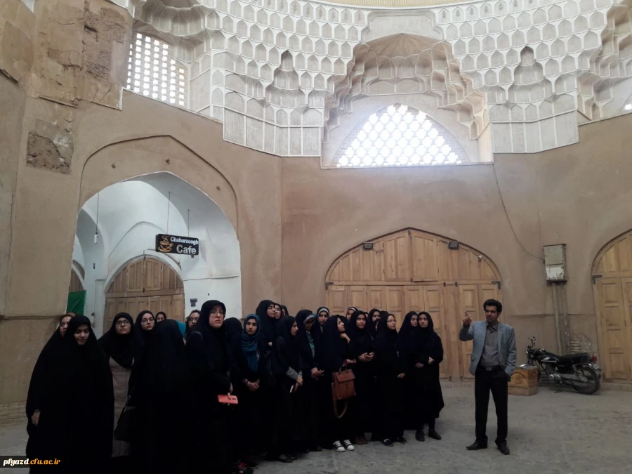 بازدید گروهی از دانشجویان از اماکن تاریخی استان یزد 7