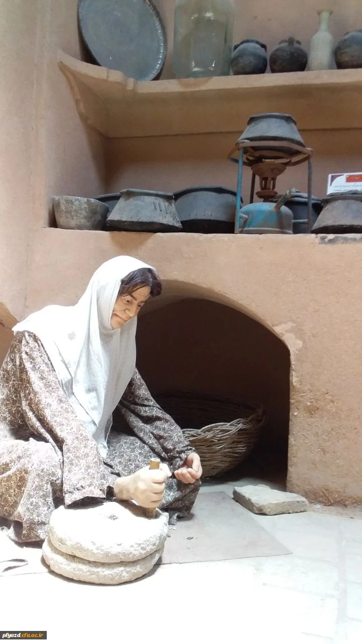 بازدید گروهی از دانشجویان از اماکن تاریخی استان یزد 10