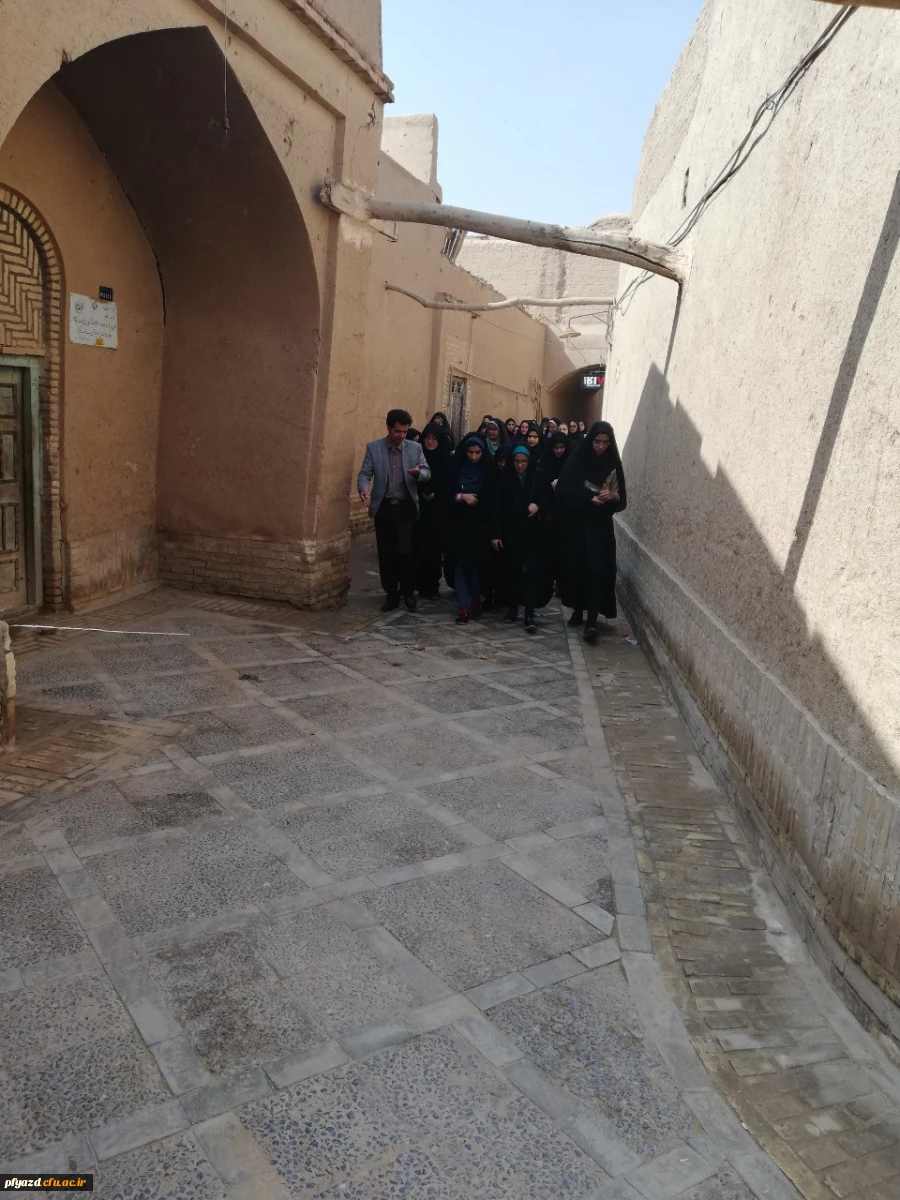 بازدید گروهی از دانشجویان از اماکن تاریخی استان یزد 11
