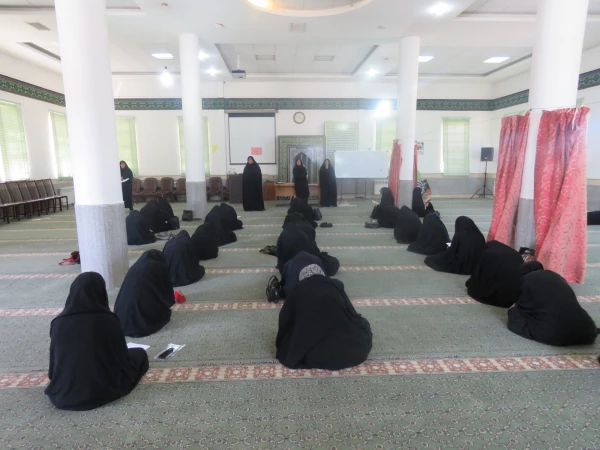 مسابقه کتابخوانی مهارتهای دوران دانشجویی و تربیت معلم ویژه دانشجویان جدیدالورود 97  برگزار شد 3