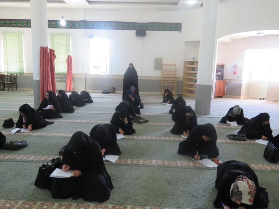 مسابقه کتابخوانی مهارتهای دوران دانشجویی و تربیت معلم ویژه دانشجویان جدیدالورود 97  برگزار شد 4